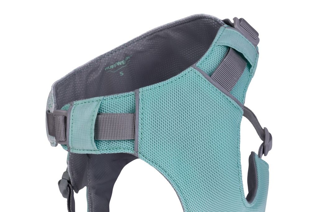 RUFFWEAR-Kuehlendes-Hundegeschirr-Swamp-Cooler-Hund-Koerpertemperatur-abkuehlen-Salbeigruen-RU-03639